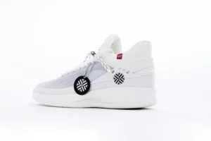 Chaussures de basketball blanche - La Layup Revo