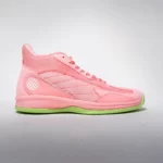 Nouvelle paire de chaussures Layup, la Layup REVO II dans le coloris rose : Sweet Candy. Ce produit est le nouveau modèle proposée par LAYUP, LA marque française de chaussures de basketball.