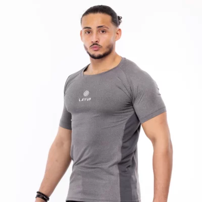 T-shirt performance manches courtes - gris - vue de trois quarts face - image produit